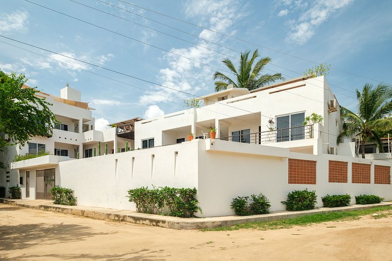 Pequeña habitación en planta baja (A/C y StarLink)